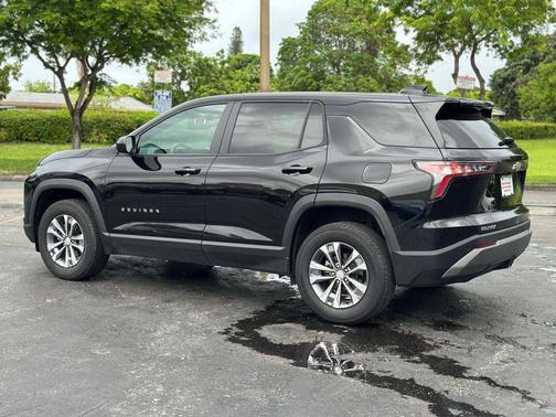 Mosaic Black Metallic 2026 Chevrolet Equinox LT