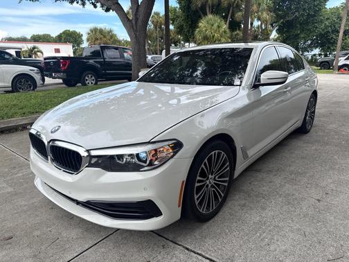 2019 BMW 530 i