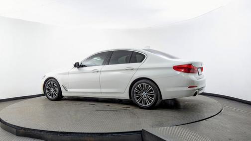 2019 BMW 530 i