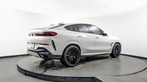 2023 BMW X6 xDrive40i