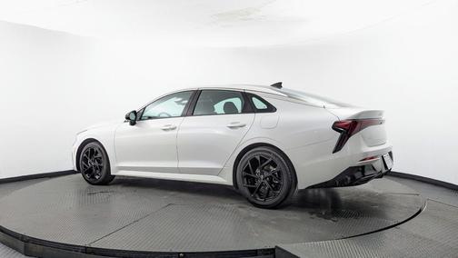 Snow White Pearl 2026 Kia K5 GT-Line