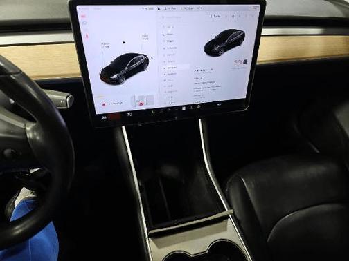 Obsidian Black Metallic 2018 Tesla Model 3 Long Range