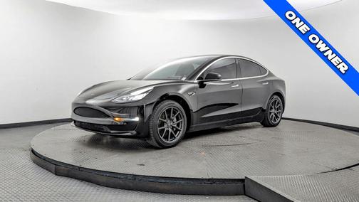 Obsidian Black Metallic 2018 Tesla Model 3 Long Range