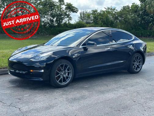 Obsidian Black Metallic 2018 Tesla Model 3 Long Range