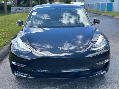 Obsidian Black Metallic 2018 Tesla Model 3 Long Range