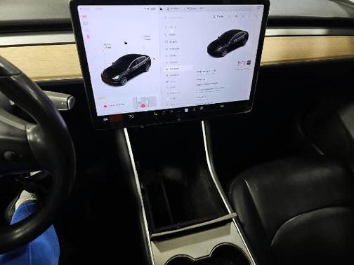 Obsidian Black Metallic 2018 Tesla Model 3 Long Range