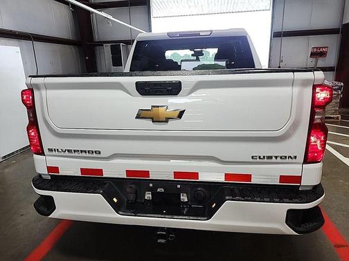 Summit White 2022 Chevrolet Silverado 1500 Custom