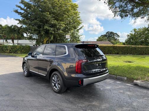 2025 Kia Telluride LX