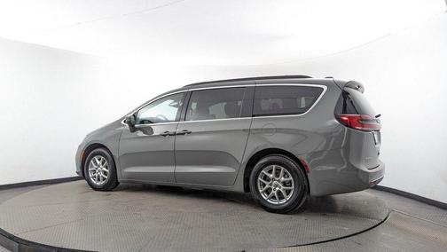 2022 Chrysler Pacifica Touring-L
