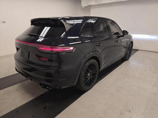 Moonlight Blue Metallic 2021 Porsche Cayenne GTS