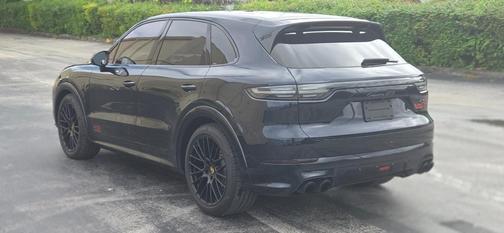 Moonlight Blue Metallic 2021 Porsche Cayenne GTS