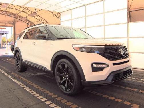 Star White 2023 Ford Explorer ST-Line