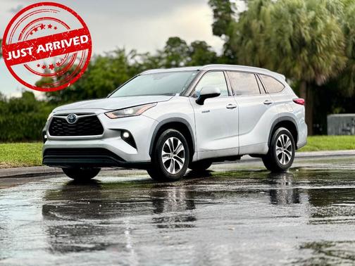2021 Toyota Highlander Hybrid XLE
