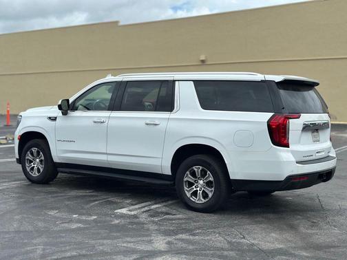 2022 GMC Yukon XL SLE