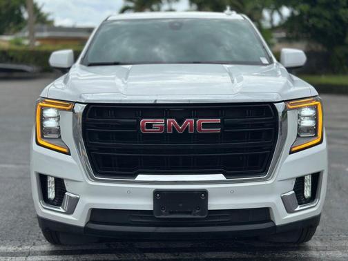2022 GMC Yukon XL SLE