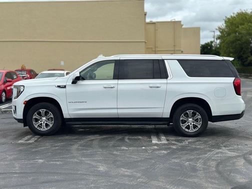 2022 GMC Yukon XL SLE