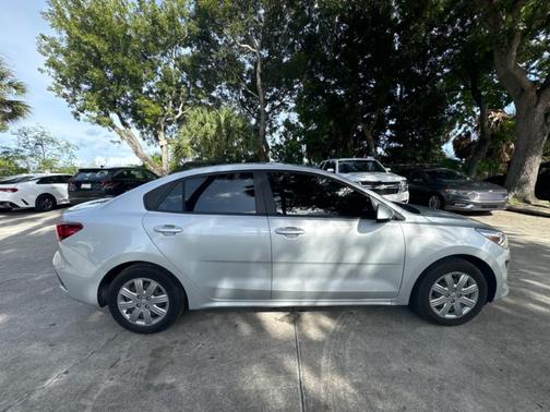 2022 Kia Rio S