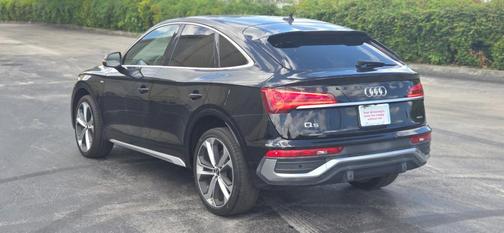 Mythos Black Metallic 2021 Audi Q5 40 Premium Plus
