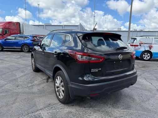 2020 Nissan Rogue Sport SV