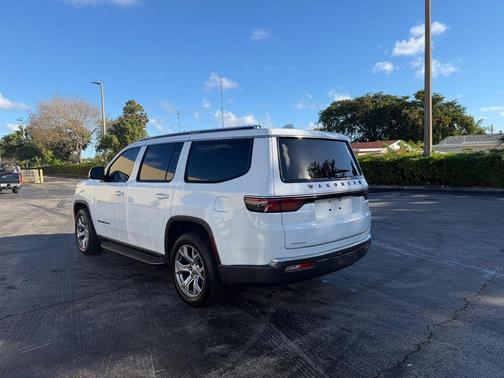2022 Jeep Wagoneer Series II