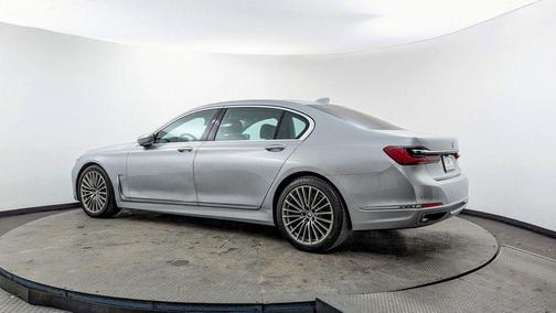 2020 BMW 740 i