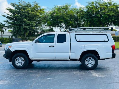 2023 Toyota Tacoma SR