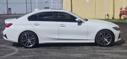 2021 BMW 330 i