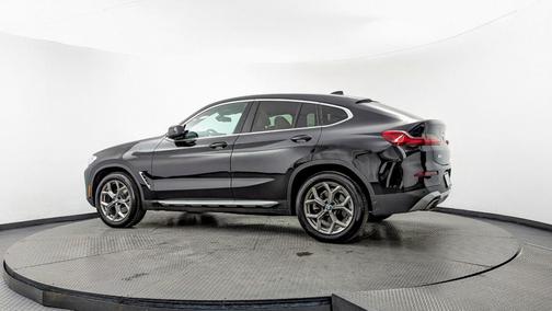 2022 BMW X4 xDrive30i