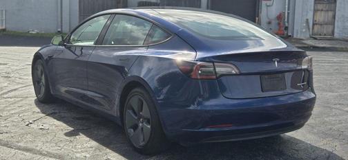 Deep Blue Metallic 2022 Tesla Model 3 Long Range
