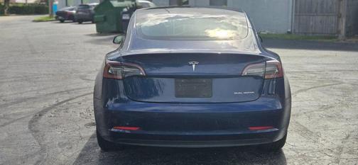 Deep Blue Metallic 2022 Tesla Model 3 Long Range