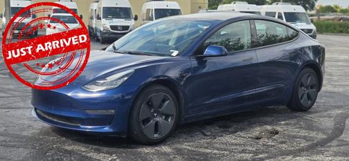 Deep Blue Metallic 2022 Tesla Model 3 Long Range