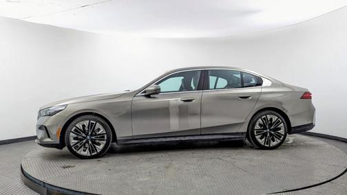 2024 BMW 530 i