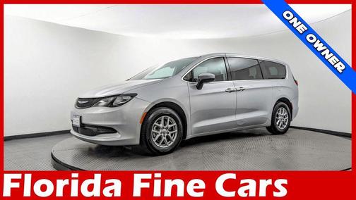 2023 Chrysler Voyager LX