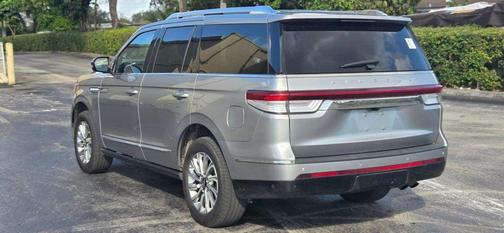 2023 Lincoln Navigator Standard
