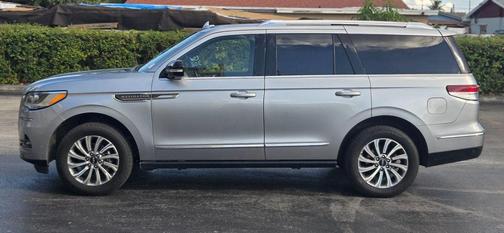 2023 Lincoln Navigator Standard