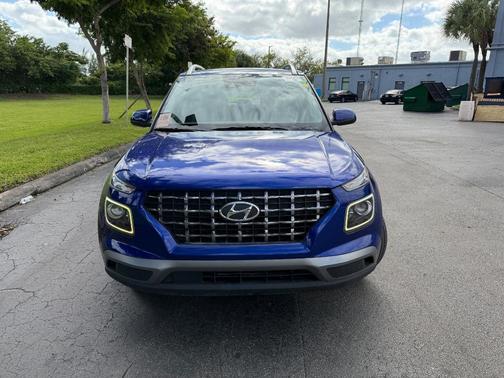 2023 Hyundai VENUE Limited