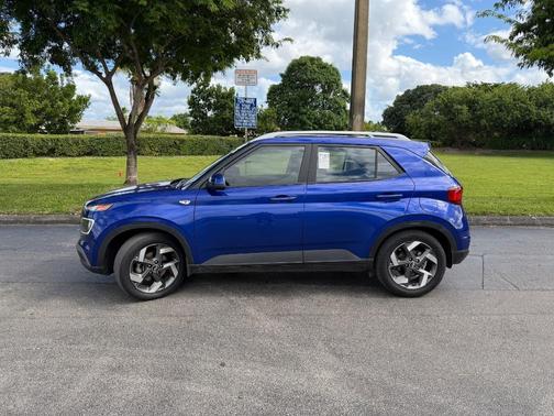 2023 Hyundai VENUE Limited
