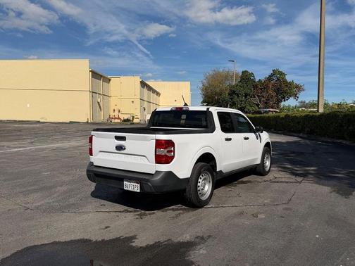 2022 Ford Maverick XL