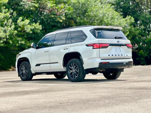 2023 Toyota Sequoia Platinum