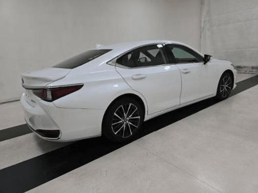 2024 Lexus ES 300h 