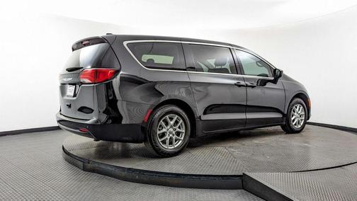 2018 Chrysler Pacifica LX