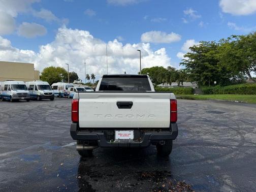Ice 2024 Toyota Tacoma SR