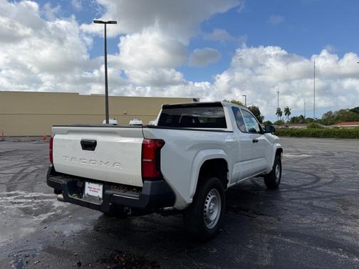Ice 2024 Toyota Tacoma SR