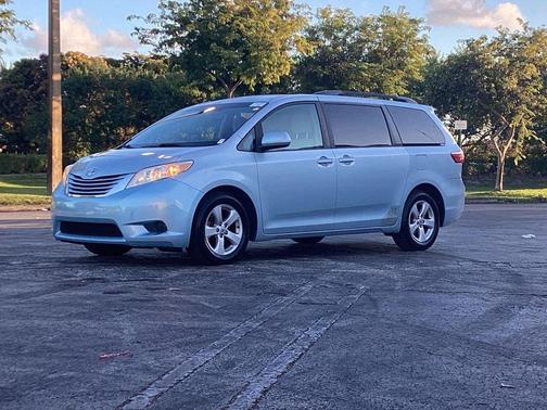 2015 Toyota Sienna LE