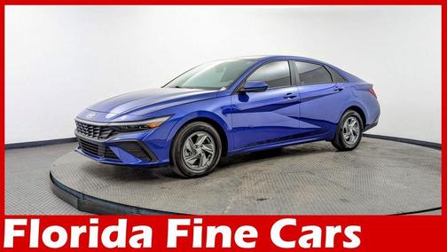 2024 Hyundai ELANTRA SE