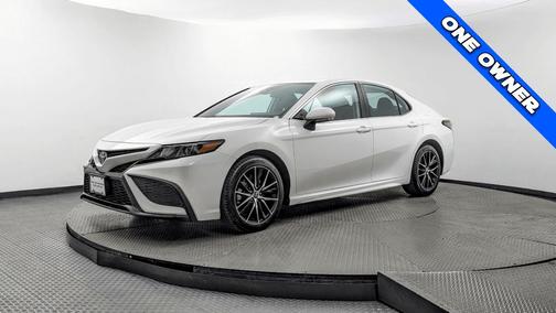 Ice 2024 Toyota Camry SE