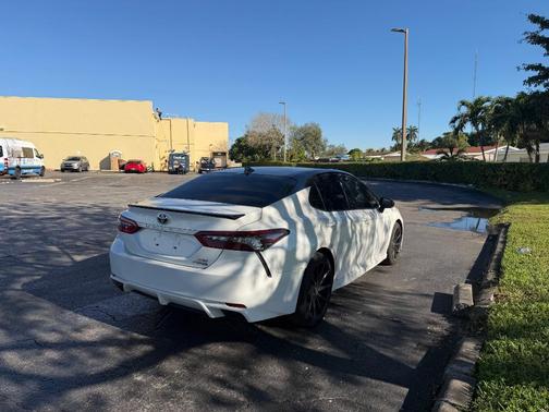 2023 Toyota Camry Hybrid XSE