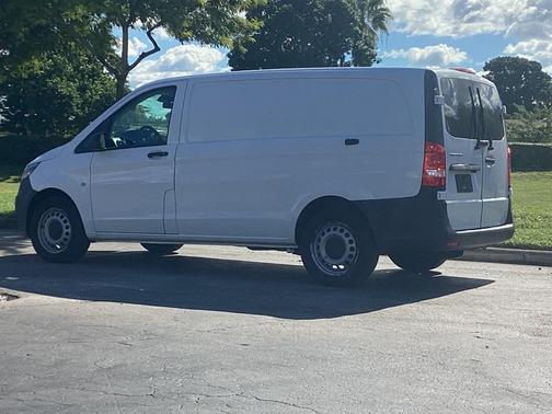 2018 Mercedes-Benz Metris Base
