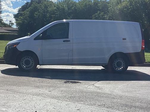 2018 Mercedes-Benz Metris Base