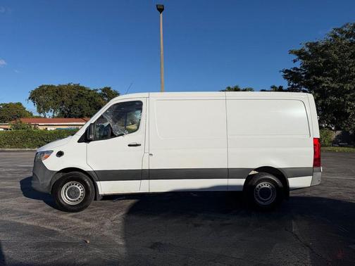 2022 Mercedes-Benz Sprinter 1500 Standard Roof
